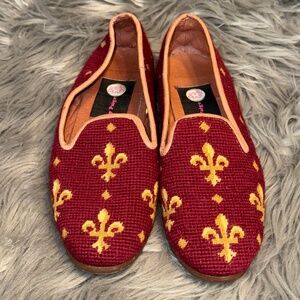 By Paige Needlepoint Fleur de Lis Maroon Gold Yellow Wool Loafer Size 7.5